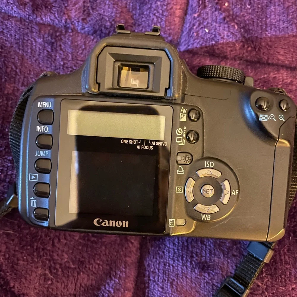 Canon Black Digital Camera with Advanced Features - Picture 4 of 9